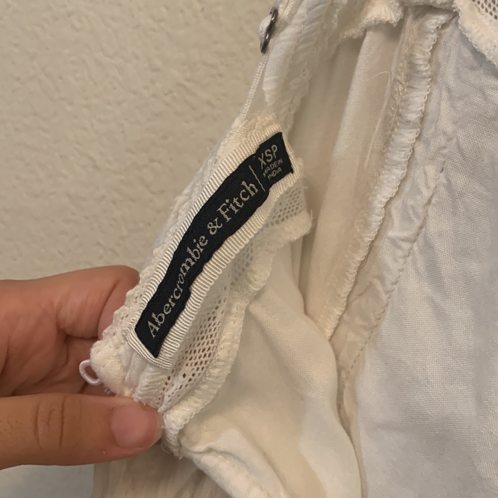 White Romper 😊 - Picture 3 of 5